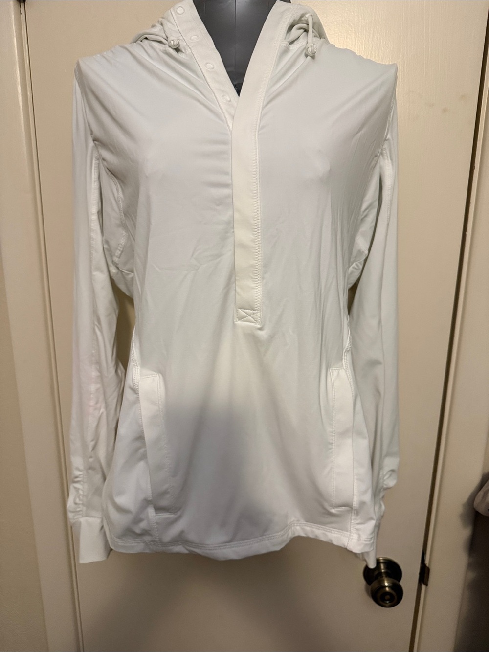 Athleta White Hooded Pullover Sunshirt